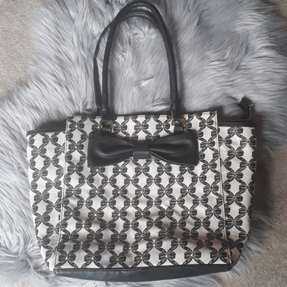 Large Betsey Johnson Tote with bows